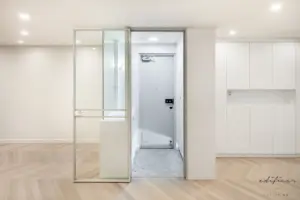 슬라이딩 유리중문으로 완성한 32평 모던 아파트